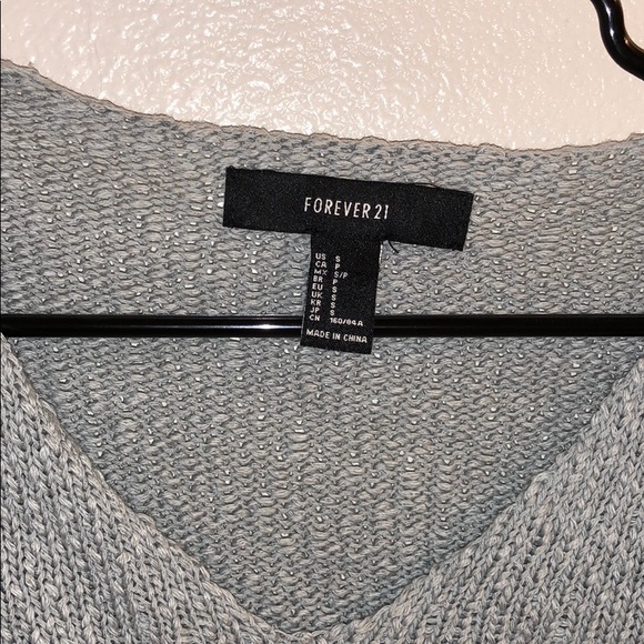 Forever 21 crop sweater - Picture 3 of 3